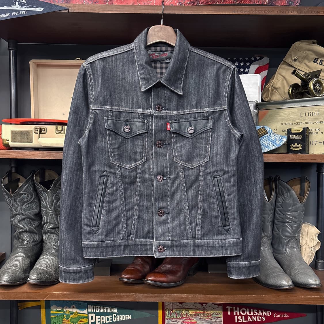 에드윈 Edge Wild Fire 워시드블랙 데님 트러커 자켓 N1090 상품이미지1