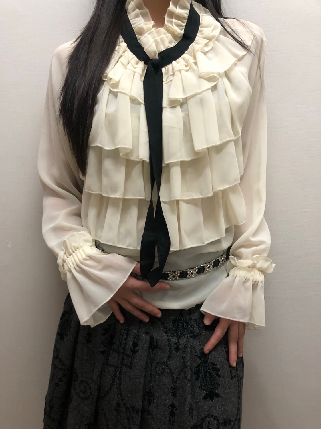 빈티지 화이트 러플 블라우스 상품이미지1