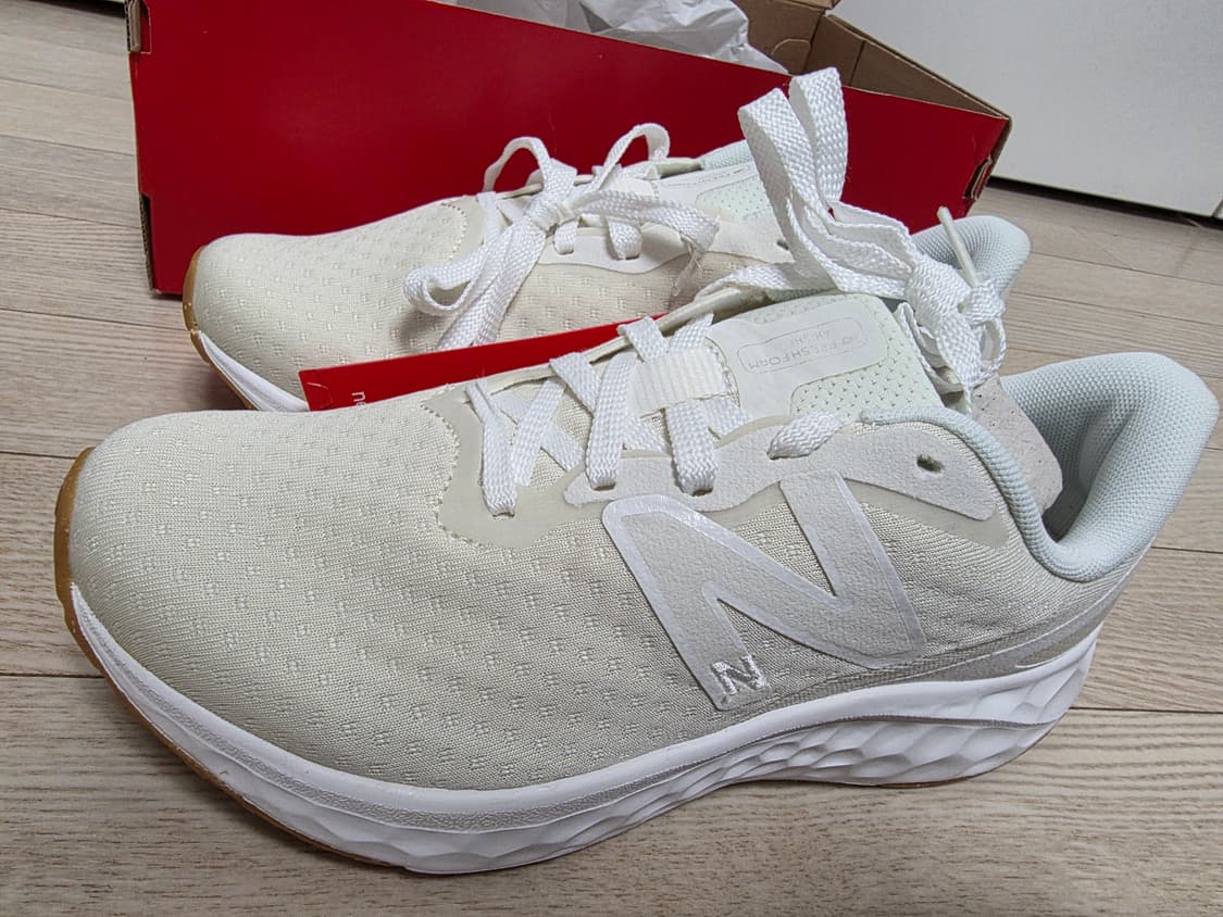 뉴발란스 Fresh Foam 아리쉬 운동화 아이보리 상품이미지1