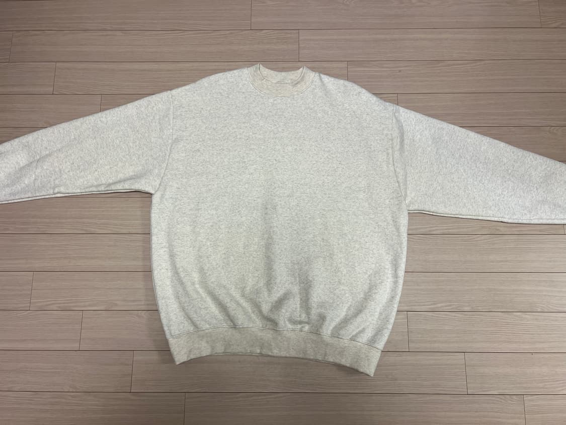 OVERSTAND 오버핏 기모 맨투맨 / 라이트 그레이 상품이미지4