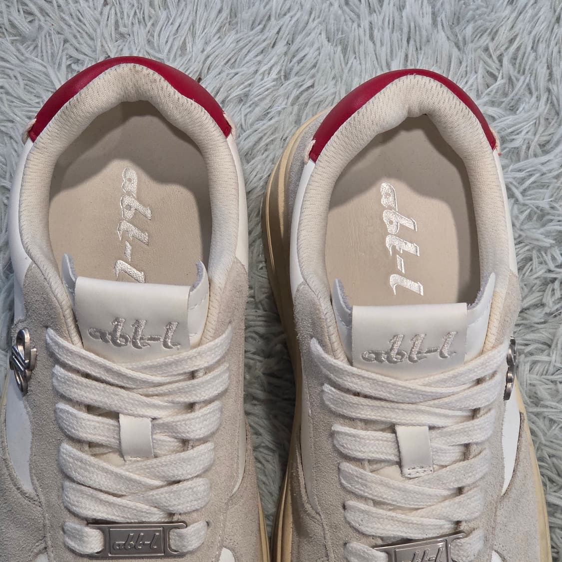 4q-19:abl-l 로우 컷 스웨이드 스니커즈 화이트/그레이 (245m 상품이미지7