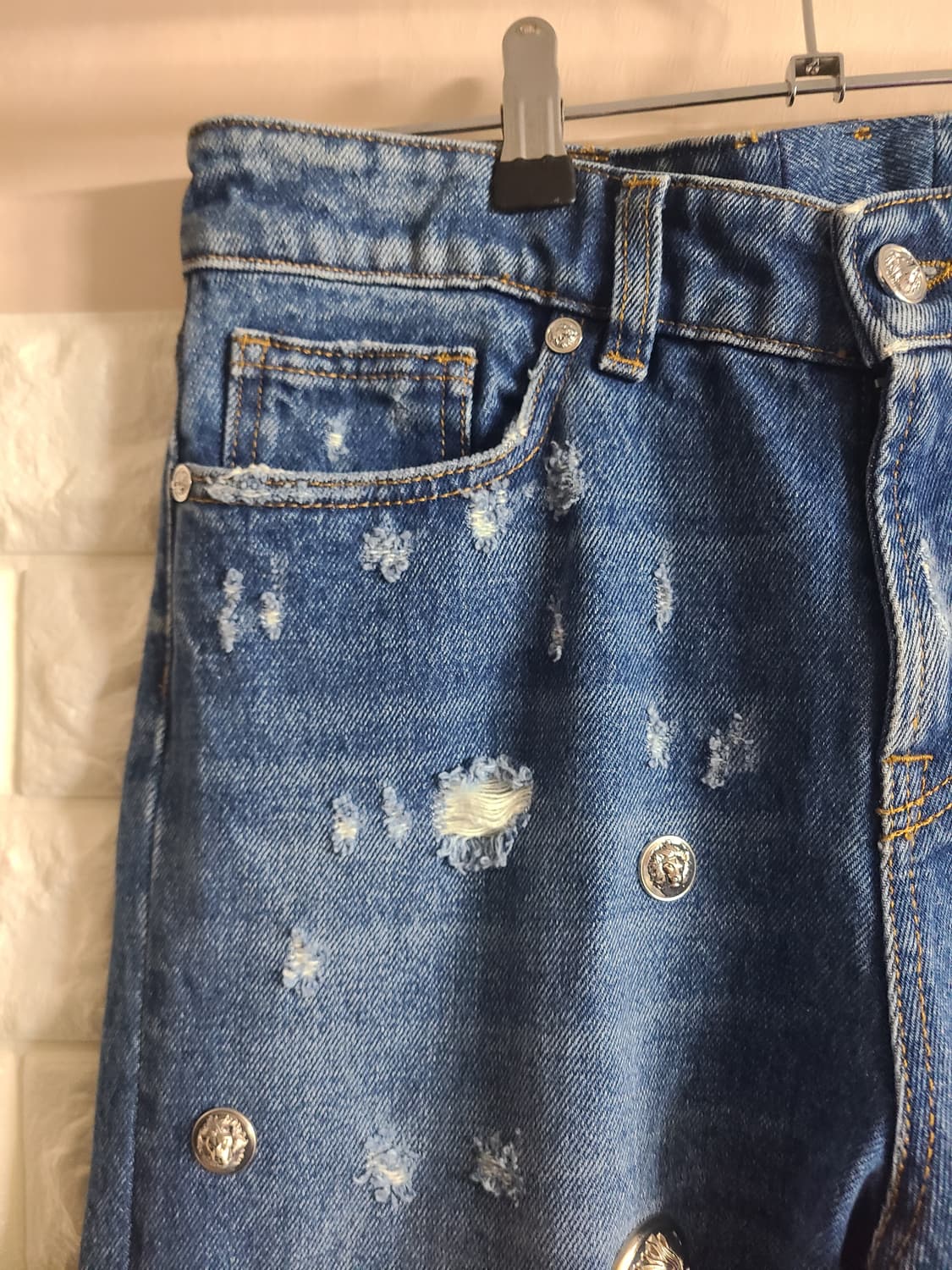 베르사체 베르수스 사자 버튼 데님 상품이미지6