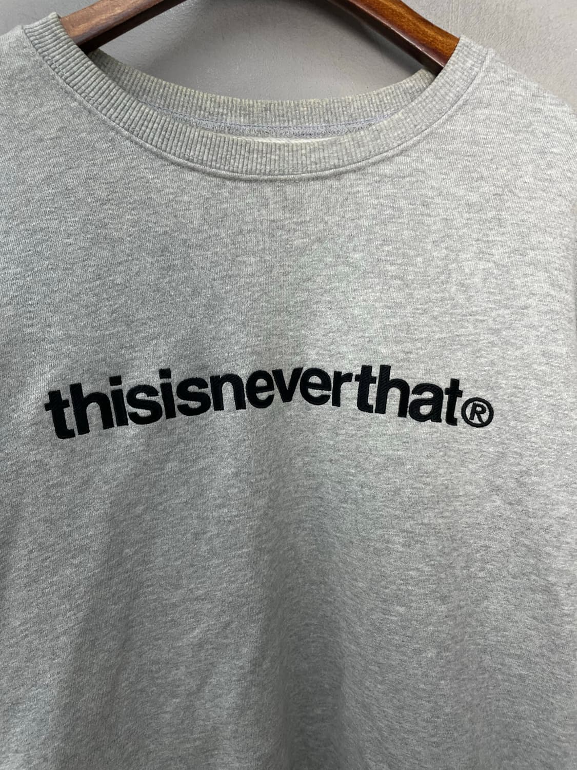 디스이즈네버댓 그레이 맨투맨 H2264 상품이미지3