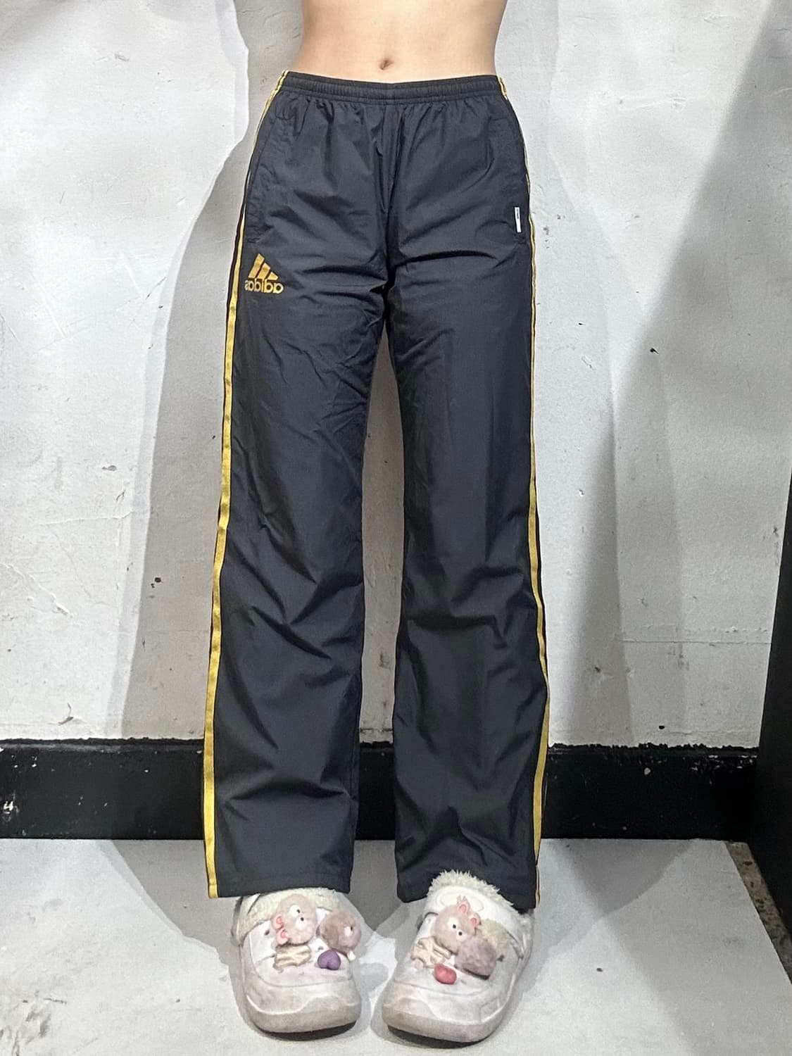 아디다스 와이드 블랙 골드 삼선 트랙 팬츠 M 상품이미지2
