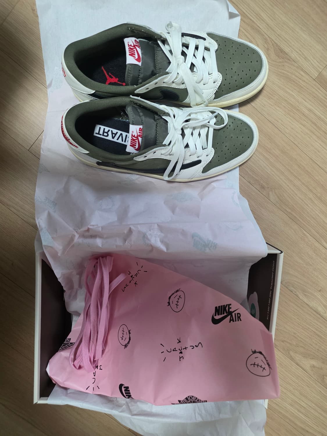 나이키 조던 스캇 로우  리버스 올리브255 상품이미지1