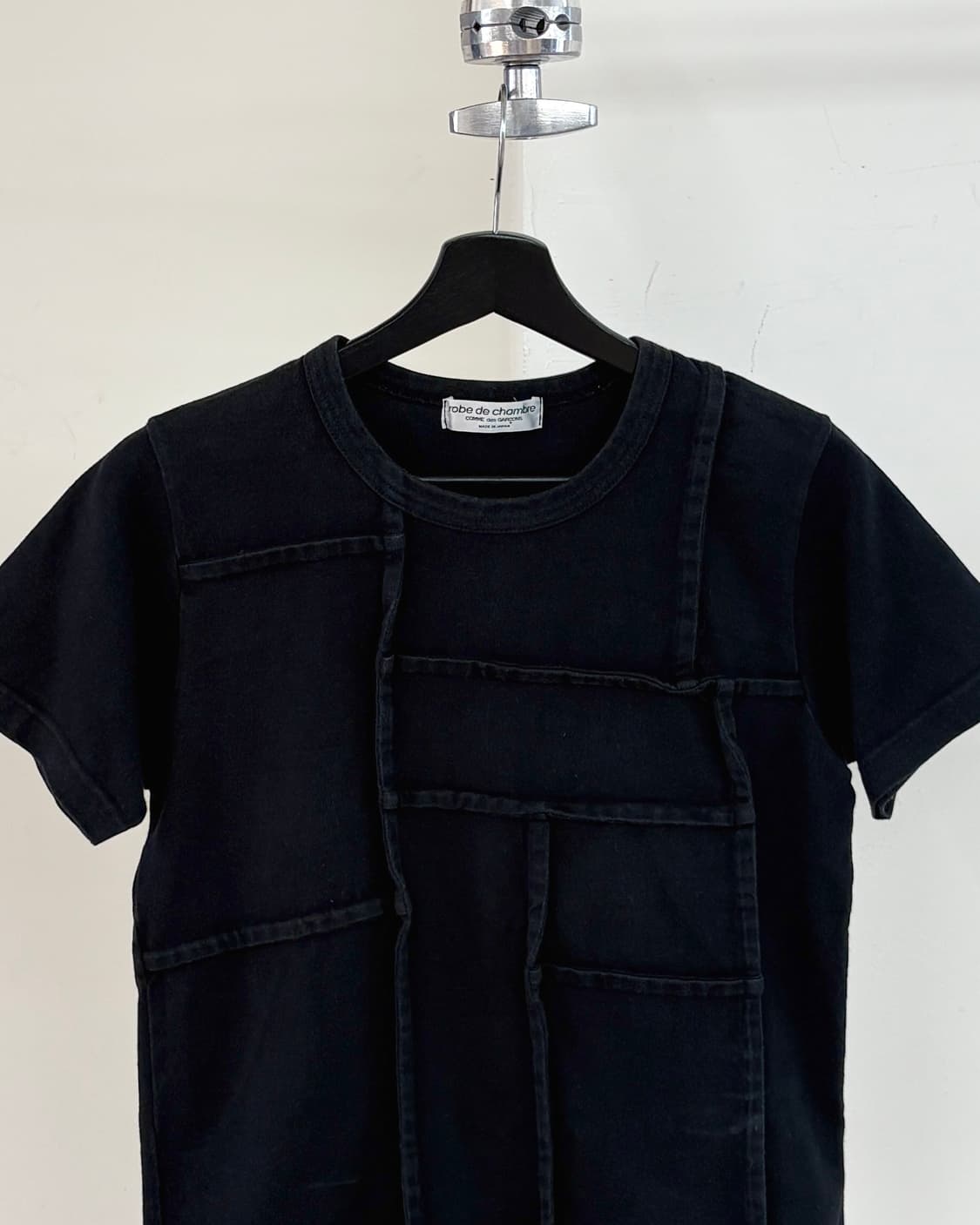 꼼데가르송 robe de chambre 블랙 패널 하프티 상품이미지2