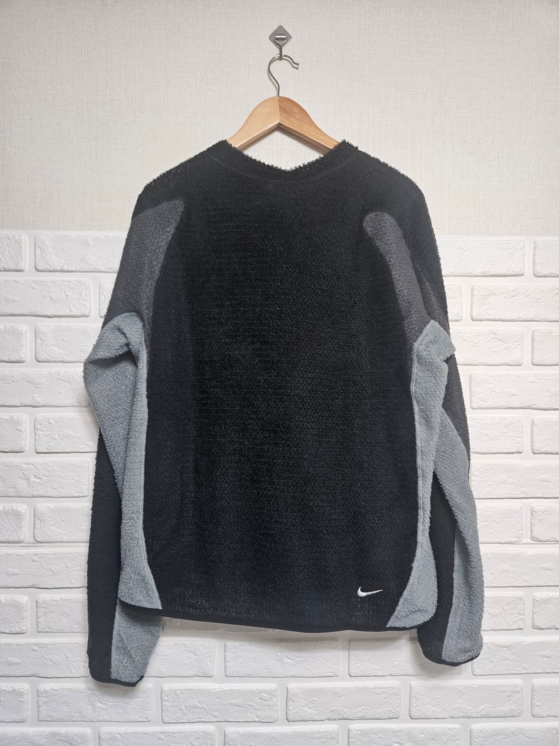 나이키 ACG 울프 라이컨 크루넥 앤트러사이트 팝니다. 상품이미지2