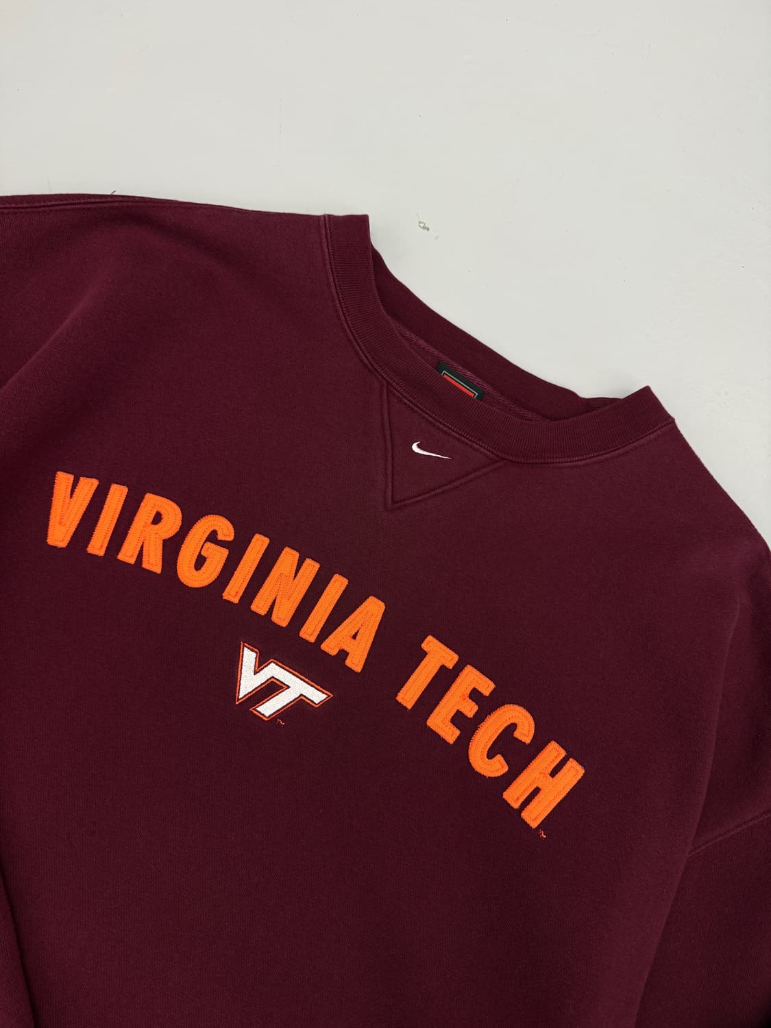 나이키 90‘s 오버사이즈 버지니아 테크 버건디 스웻 셔츠  상품이미지2