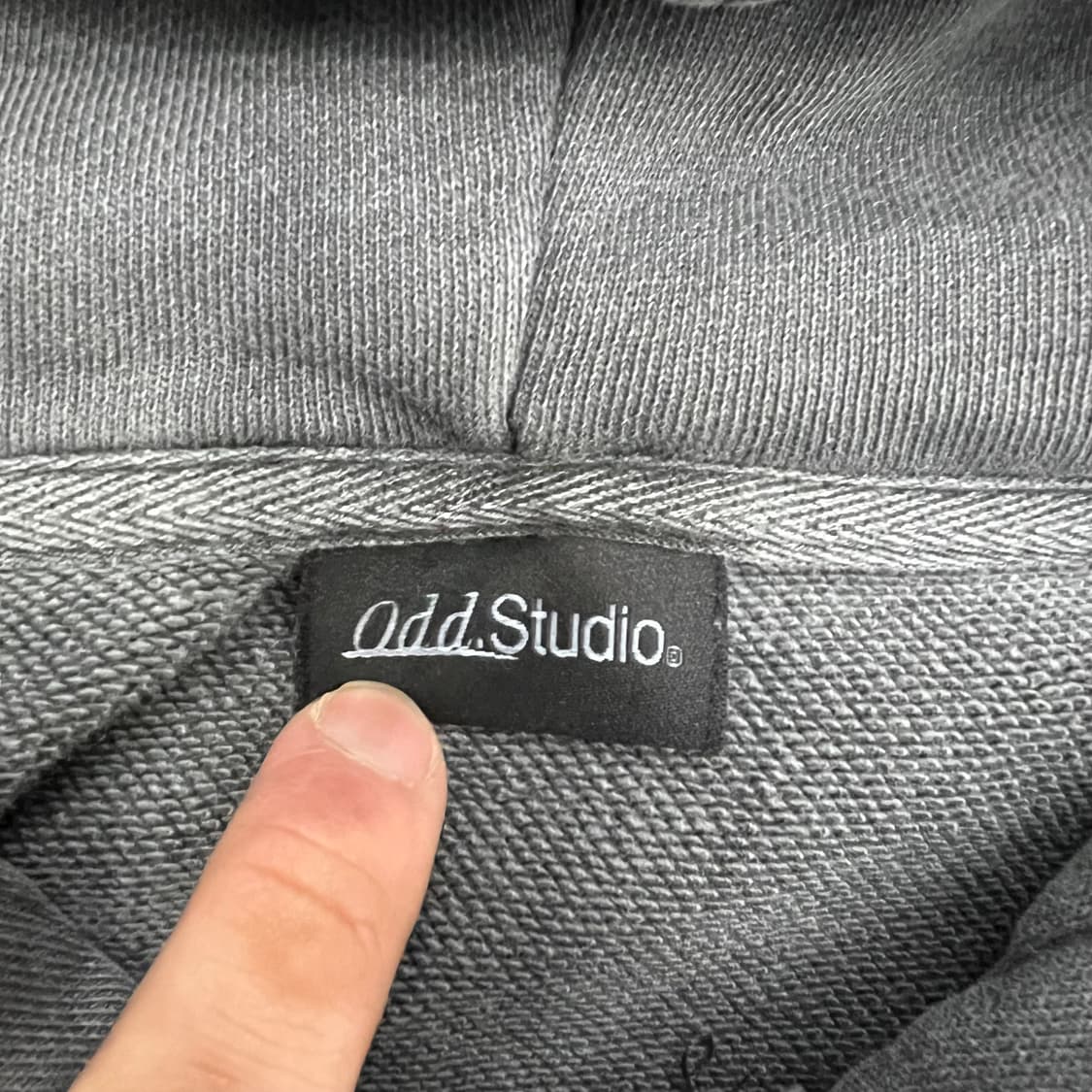 오드스튜디오 다크그레이 후드집업 상품이미지2