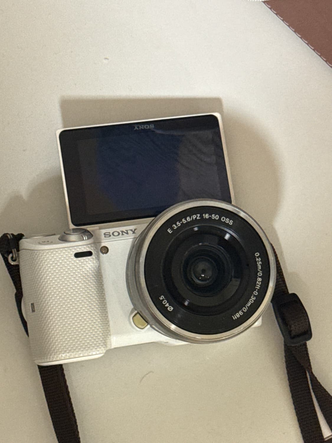 소니 NEX-5T 화이트 미러리스 카메라 상품이미지2