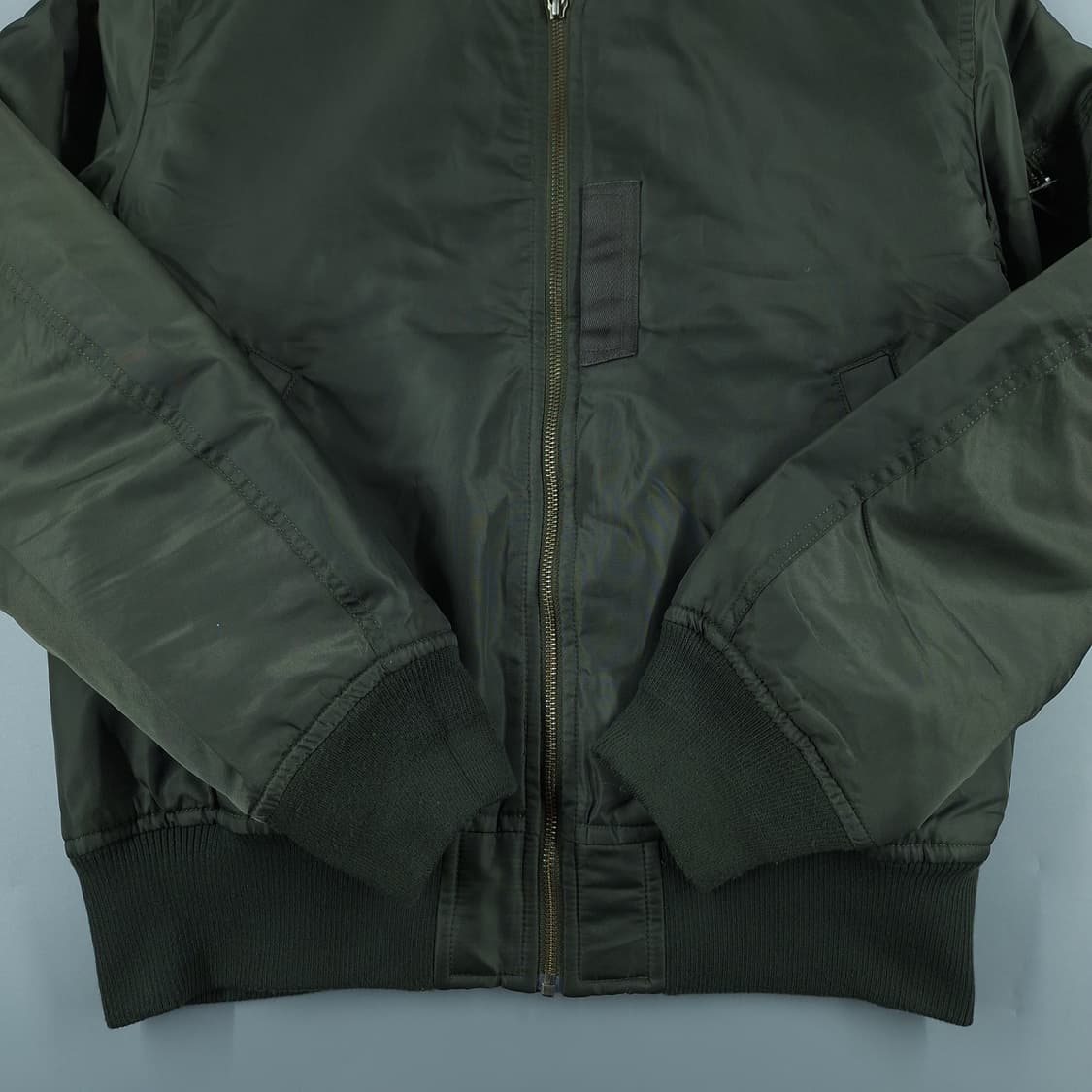 GU 지유 카키 톤톤 시가포켓 캐주얼 패디드 봄버 항공점퍼 마원 MA1 상품이미지5