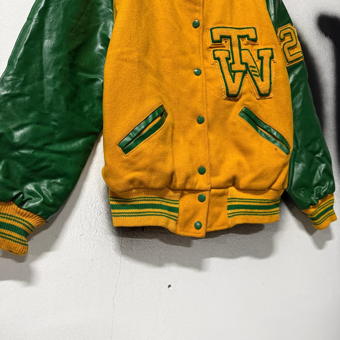 USA 올드스쿨 패치 디테일 소가죽 레더암 크롭 바시티 자켓 상품이미지5