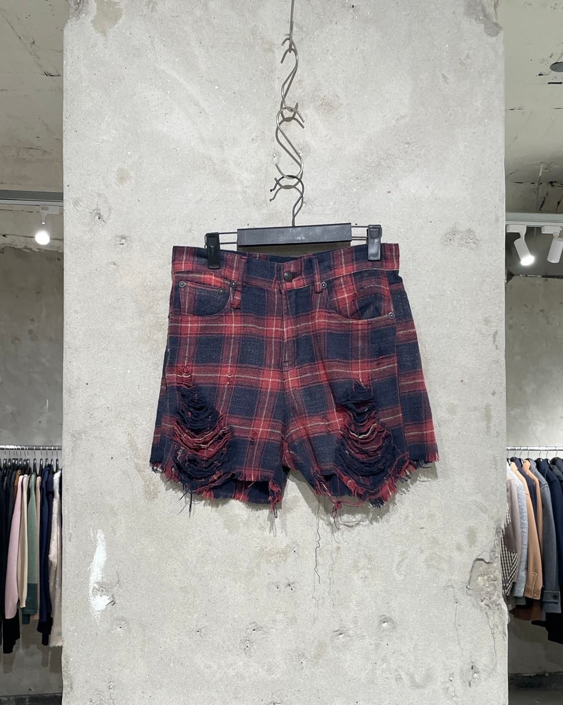 r13 마룬 플레이드 슈레딧 슬라우치 쇼츠 상품이미지1