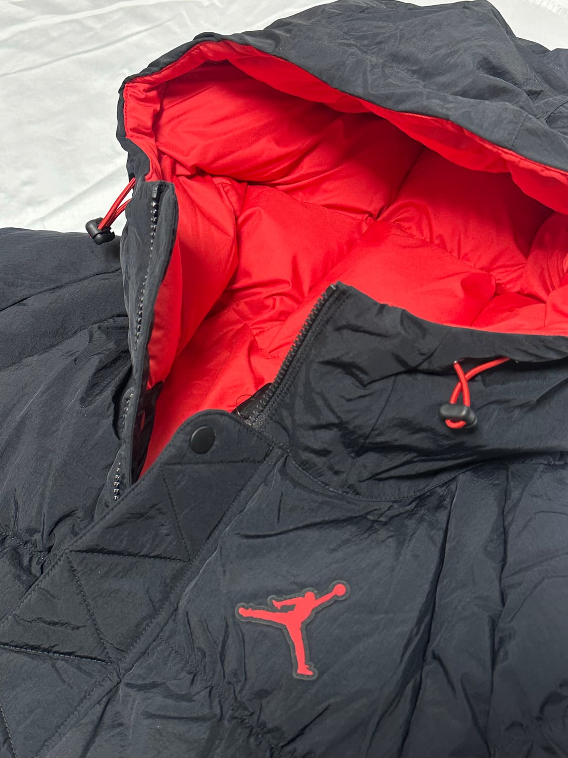 (L) 조던 에센셜 패딩 자켓 레드 블랙 새제품 상품이미지2