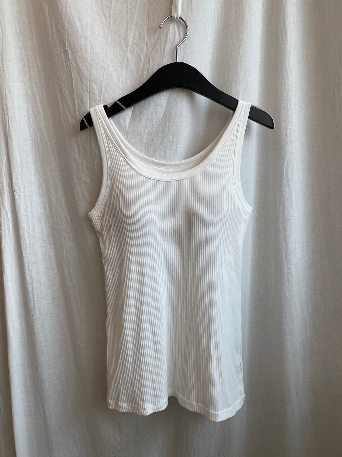 GU 화이트 캡슬리브리스탑(L) 상품이미지1