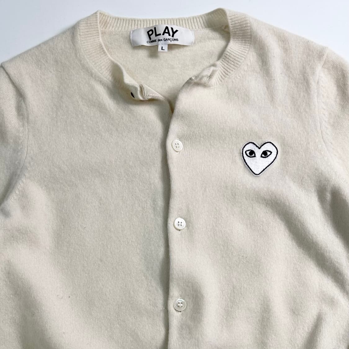 꼼데가르송 화이트 유넥 가디건   상품이미지2