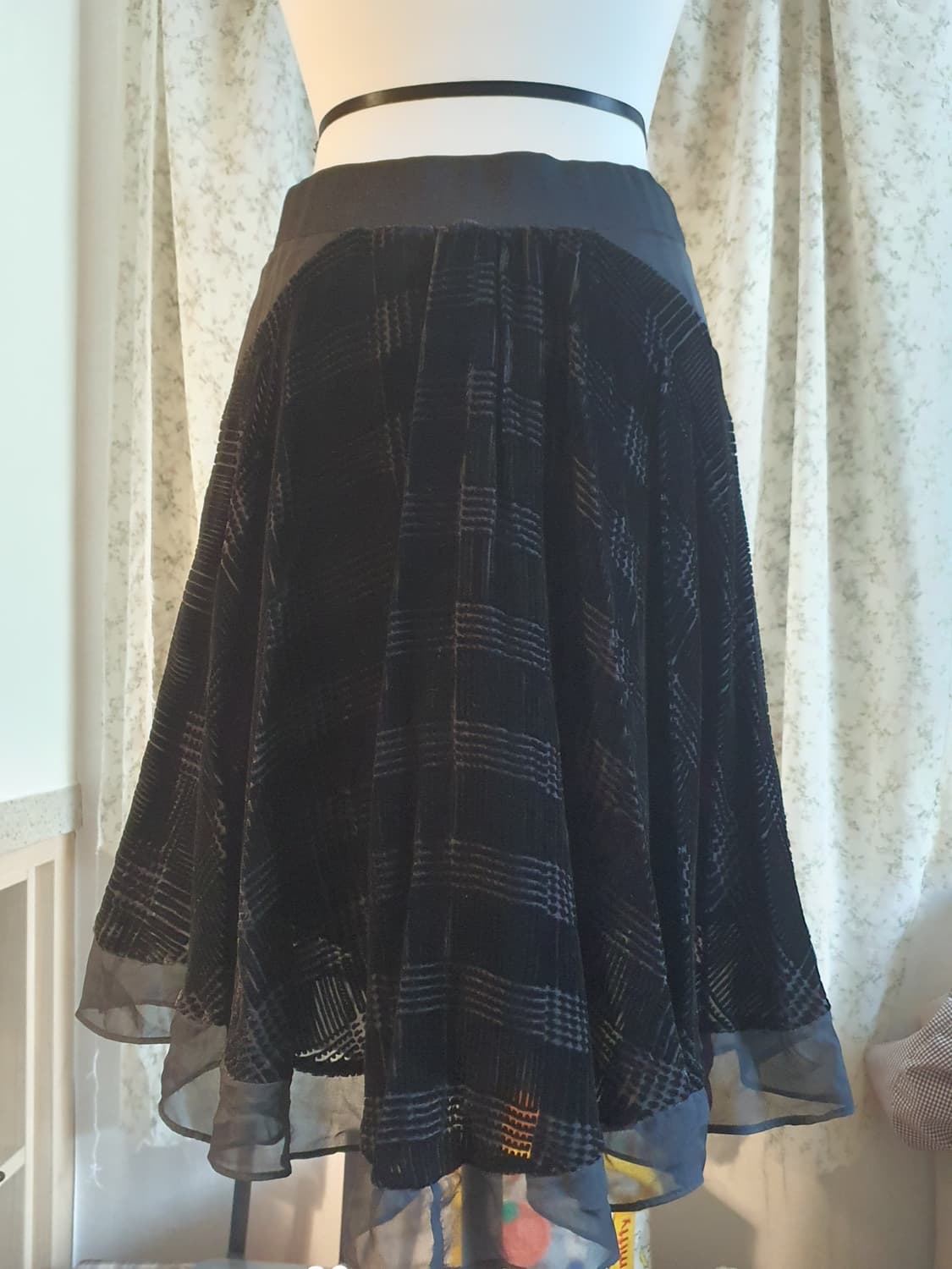 [빈티지] 블랙 벨벳 체크 스커트 상품이미지4