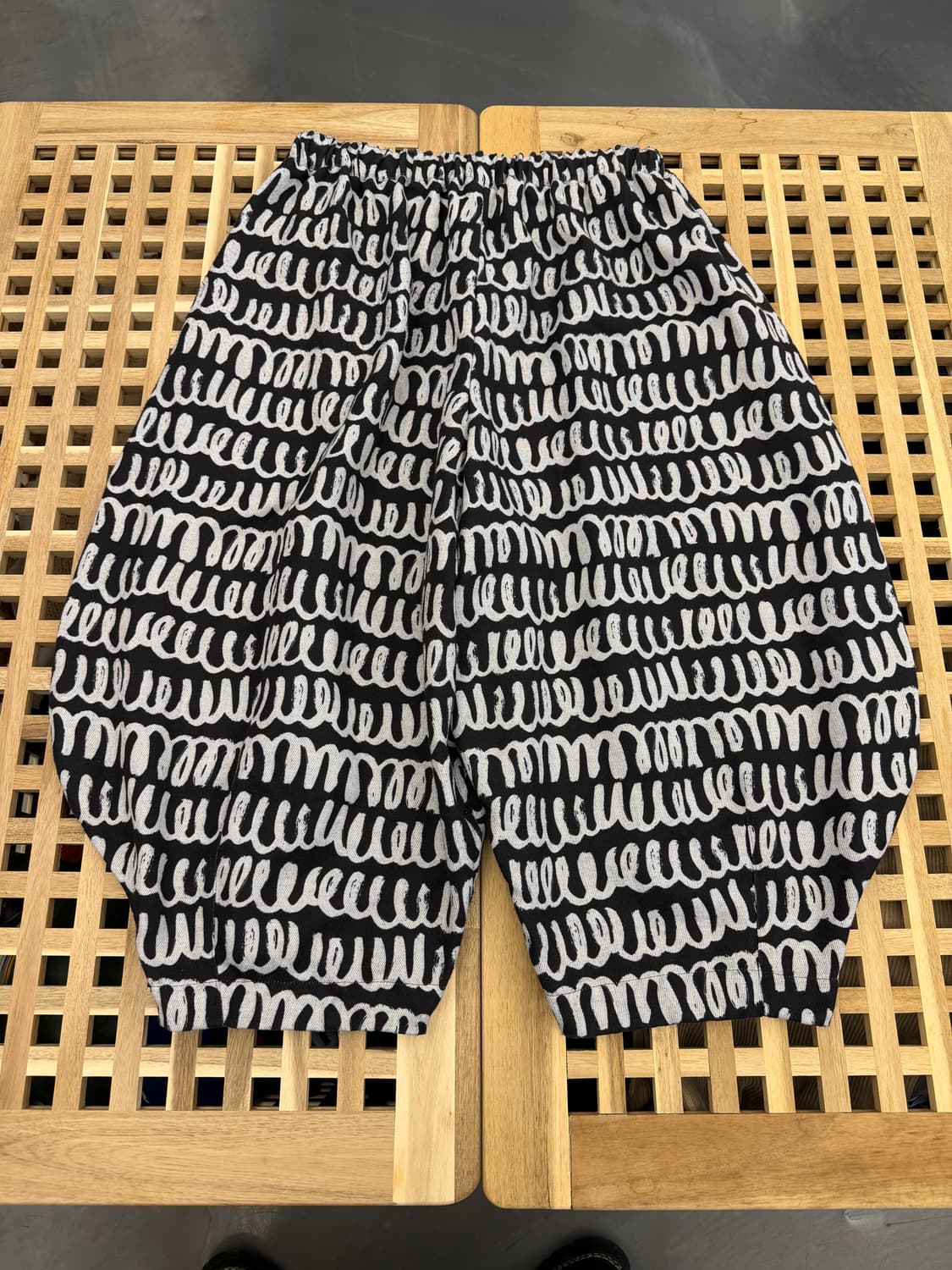 BLACK Comme des Garcons 꼼데가르송 벌룬팬츠 상품이미지3