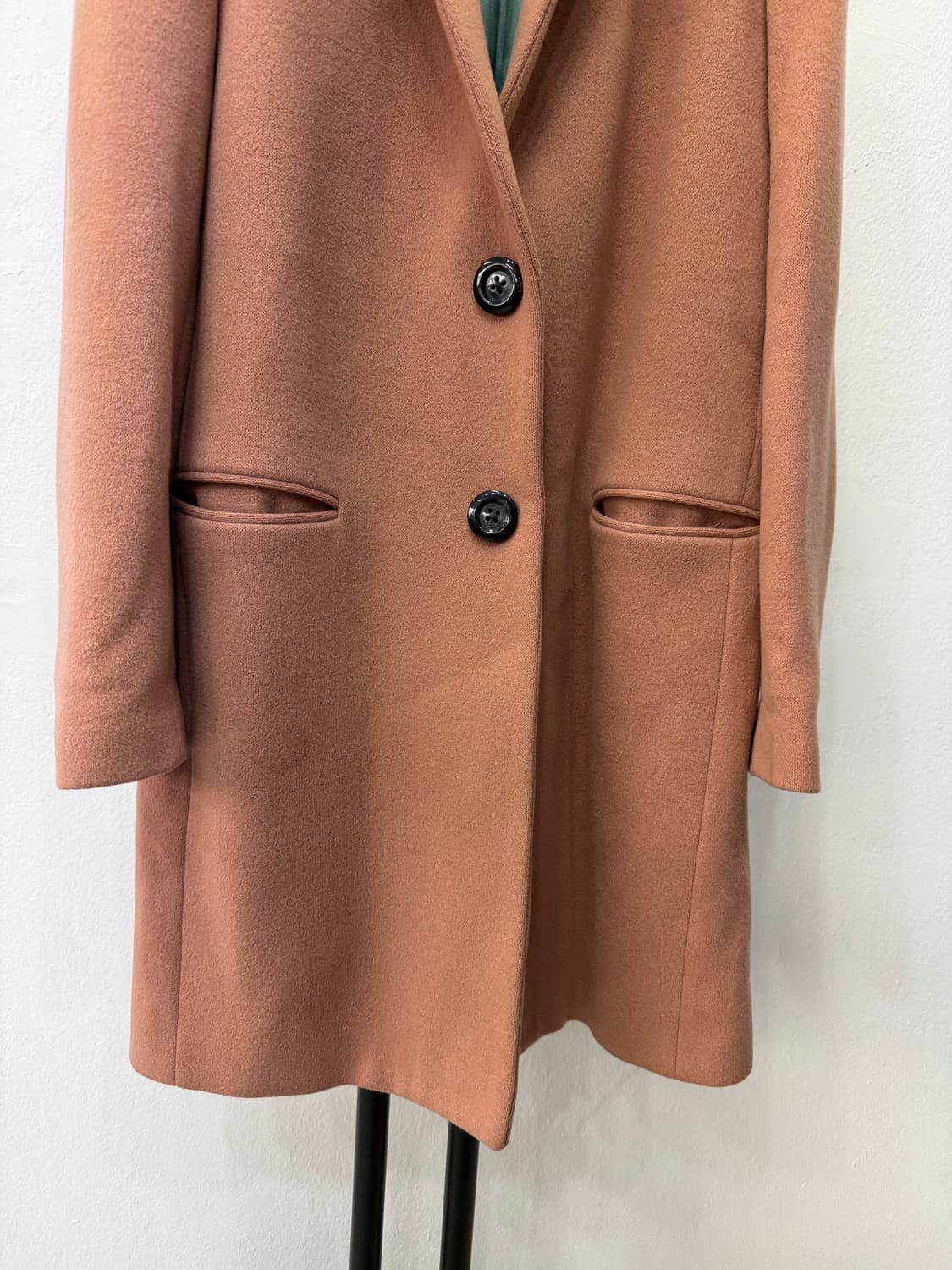 매장판정품) ESSENTIEL 에센셜 여성 핑크 모직 코트 82 상품이미지4