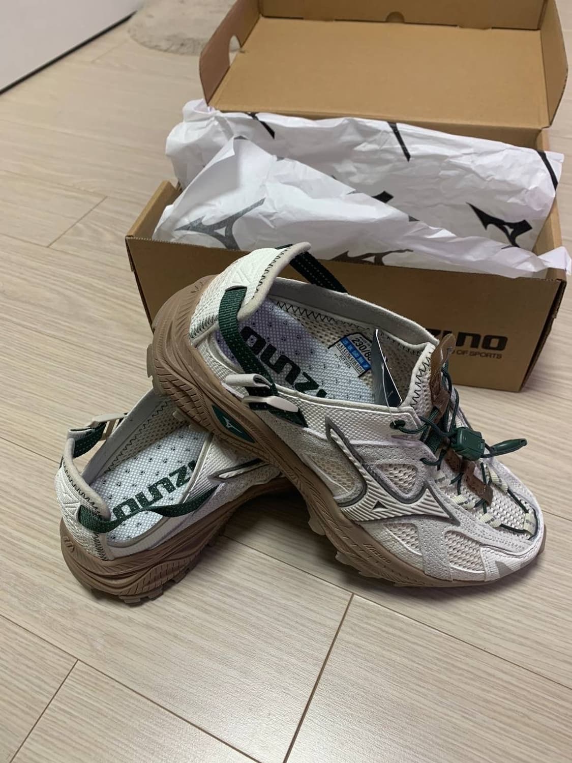 (새상품 230) 미즈노 운동화 화이트/브라운 상품이미지2