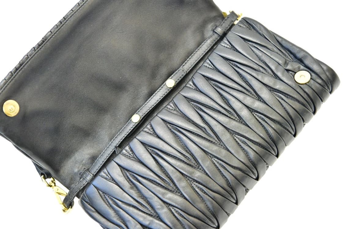 미우미우 마틀라쎄 플랩 크로스백 (정품) 상품이미지9