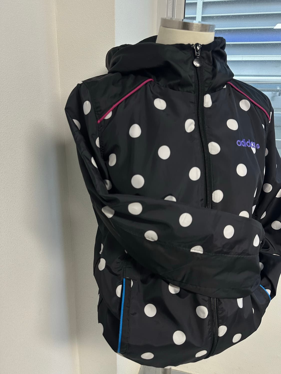 아디다스 도트 바람막이 상품이미지2