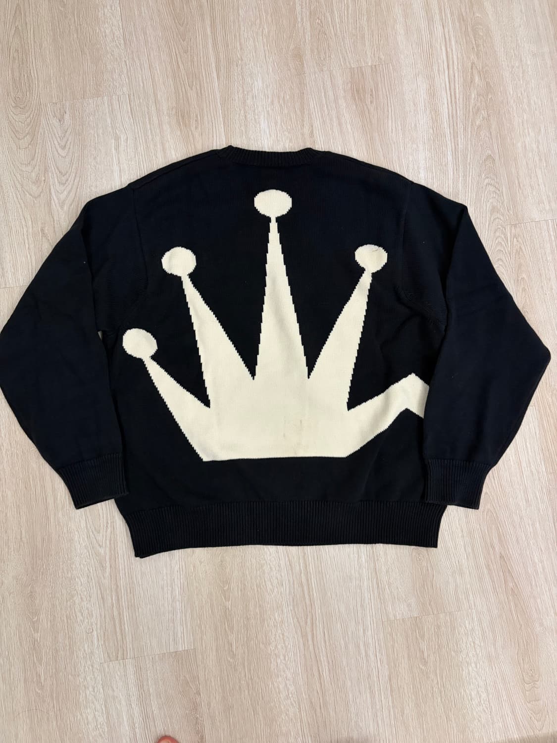 스투시 왕관 블랙 니트  상품이미지1
