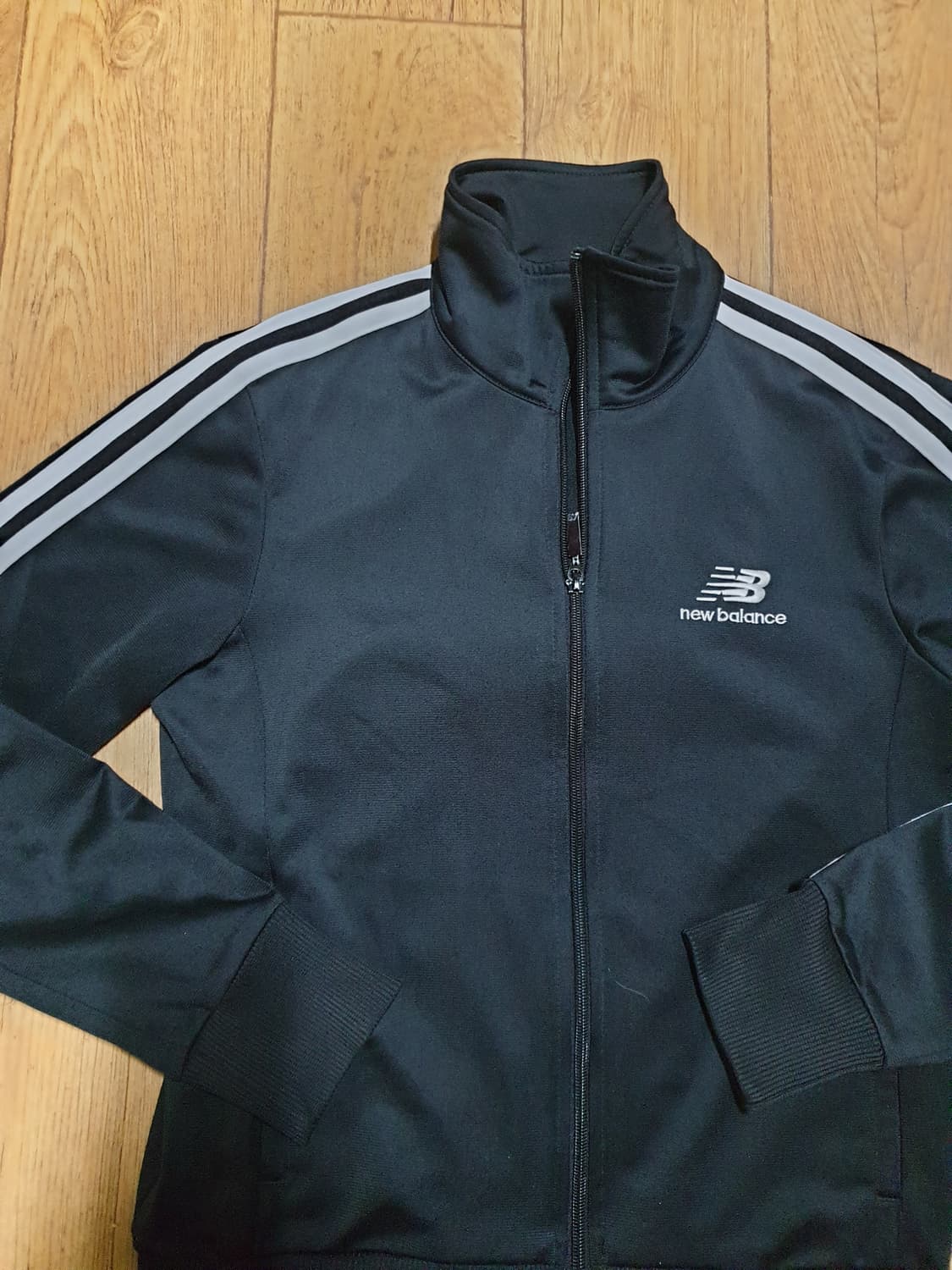 1135 뉴발란스 운동복 집업 90 사이즈입니다 상품이미지4