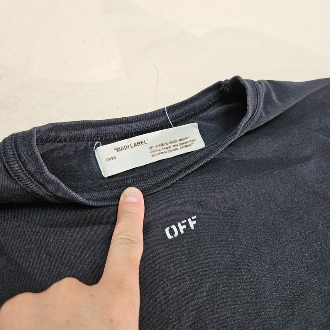 오프화이트 반팔티 S M0279 상품이미지6