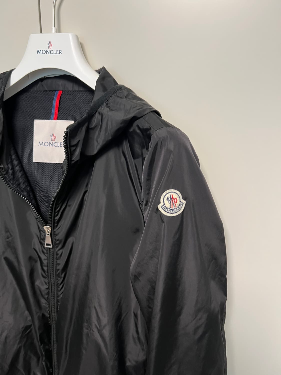 [2] 몽클레어 여성 바람막이 자켓 상품이미지3