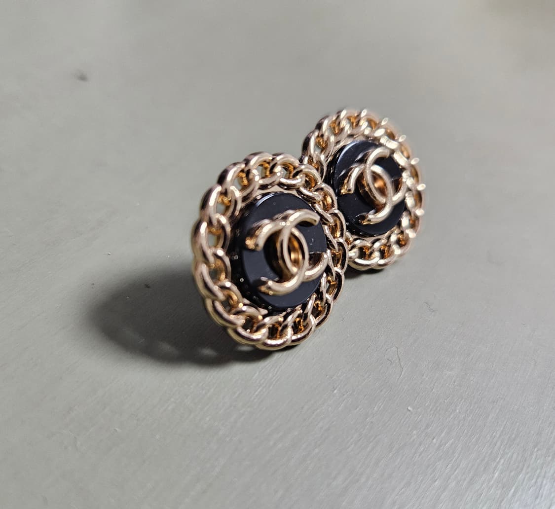 샤넬 cc로고 라운드 단추귀걸이(정식통관된정품로고) 상품이미지3