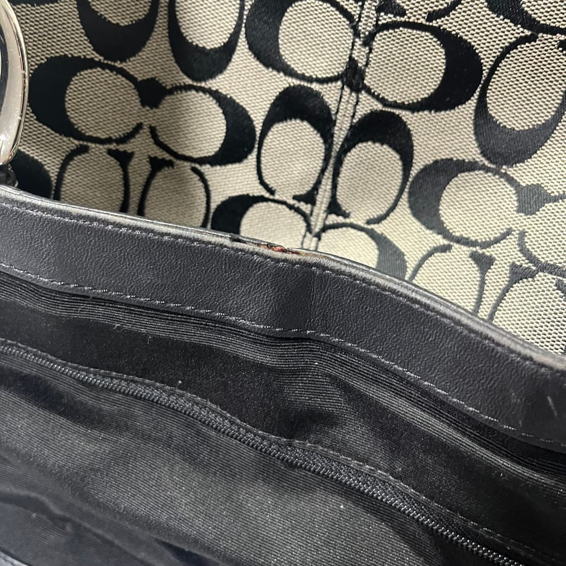 Coach 코치 시그니처 버클 숄더백 그레이베이지 블랙 오네갸루 상품이미지8