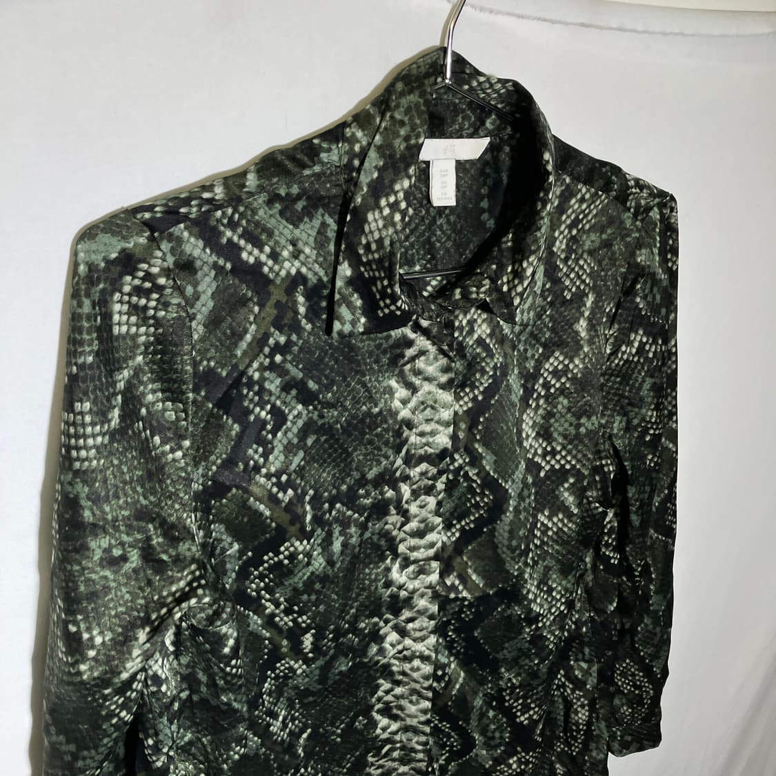 L-XL)H&M 여성 오버핏 뱀피 패턴 셔츠 상품이미지2
