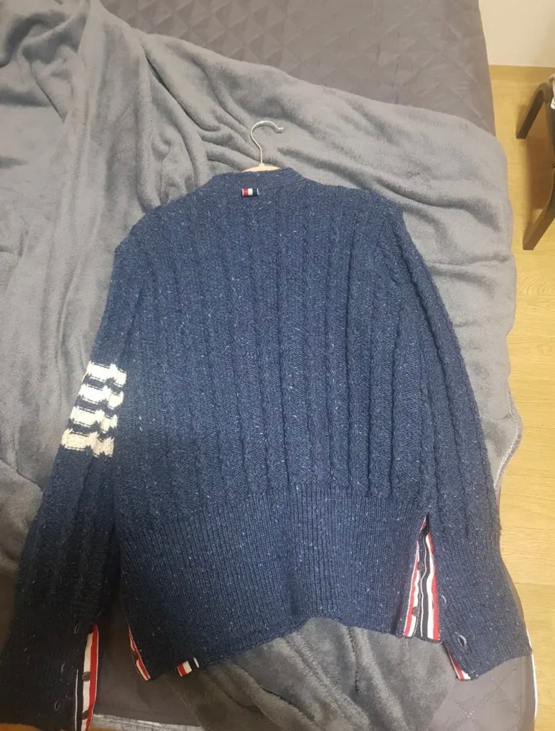톰브라운 도네갈 가디건 네이비 3 상품이미지4