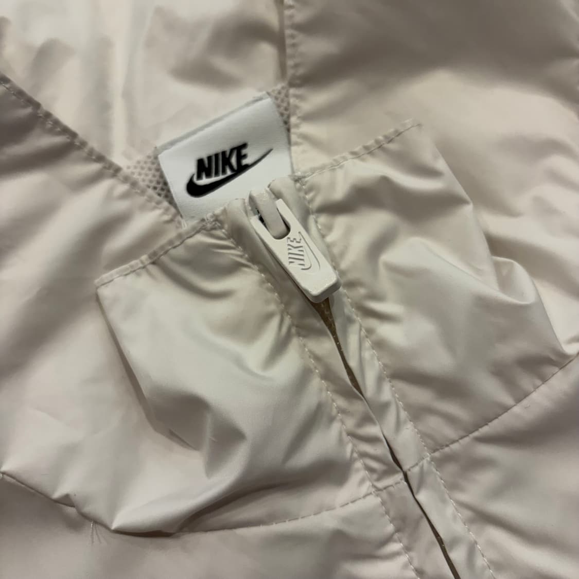 [L] 나이키 빅로고 멀티컬러 바람막이 화이트 자켓 D355 상품이미지4