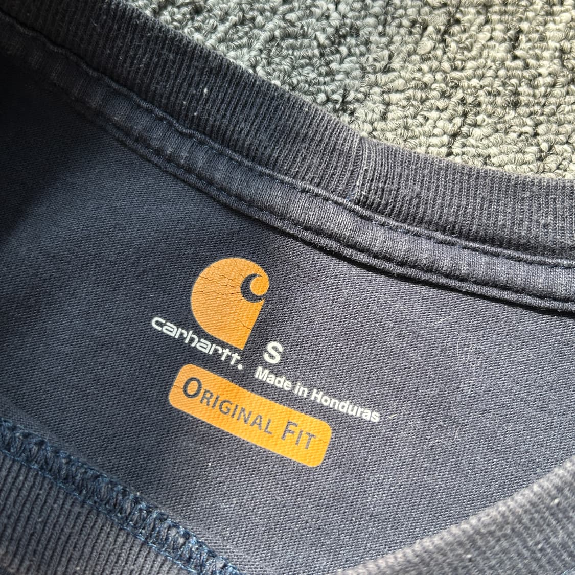 칼하트 오리지널핏 네이비 포켓 반팔티셔츠 상품이미지6