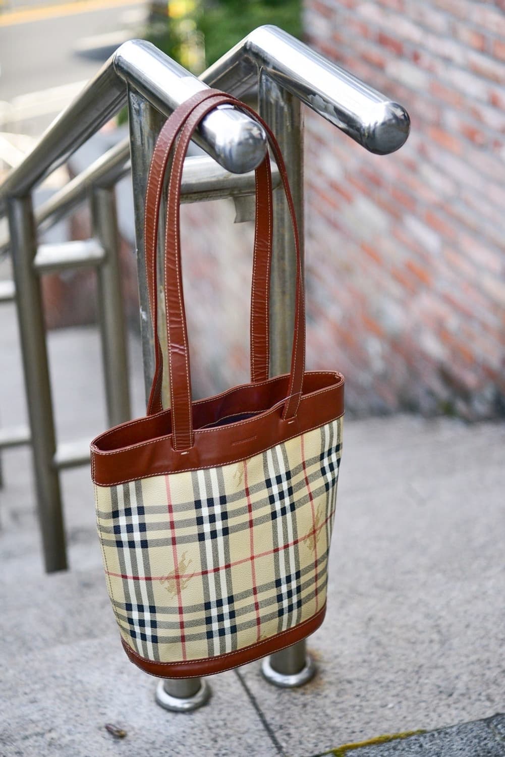버버리 노바체크 버킷 숄더백(정품) 상품이미지1
