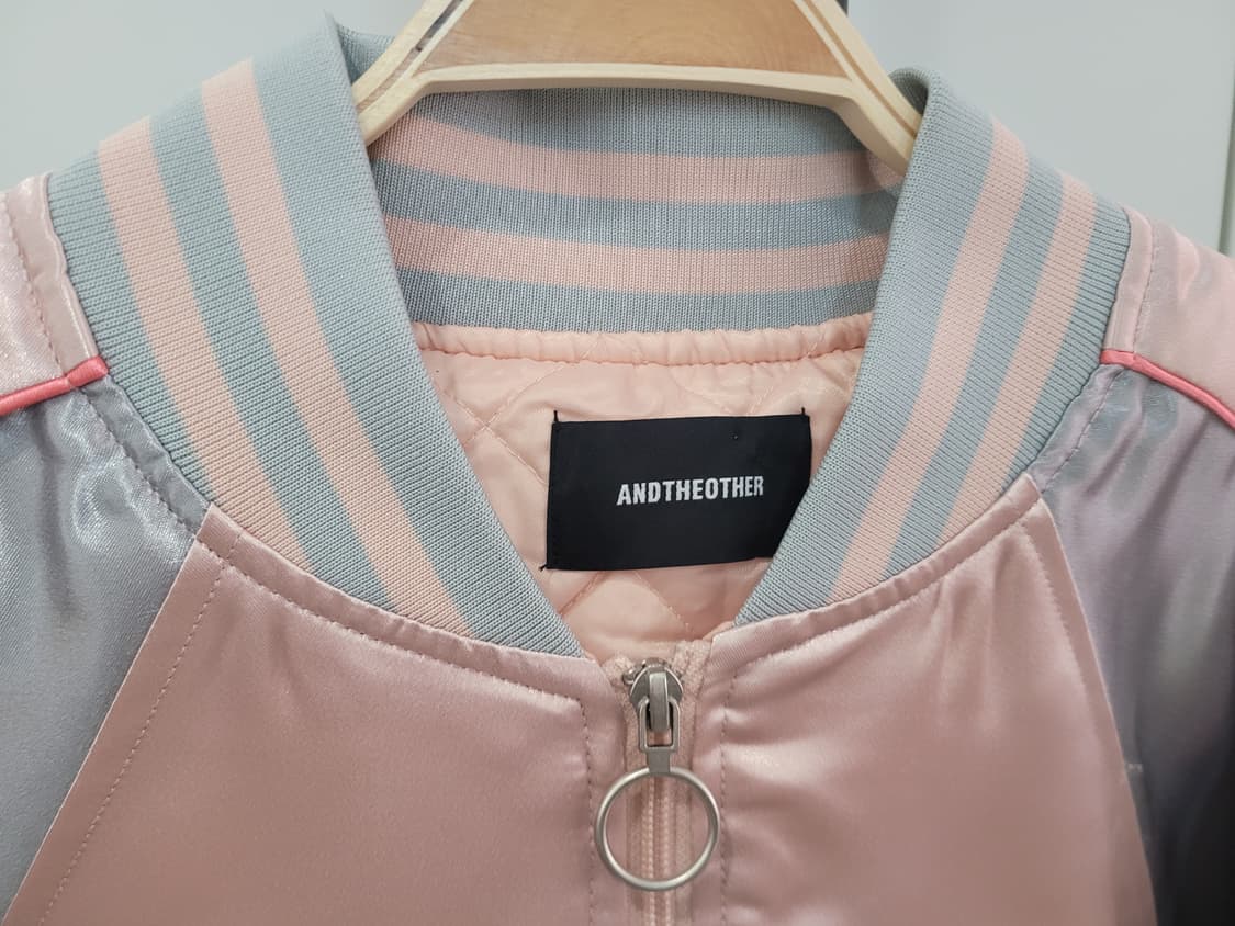 앤디아더 MA-1 핑크 배색 크롭 블루종 자켓 55~66 상품이미지3