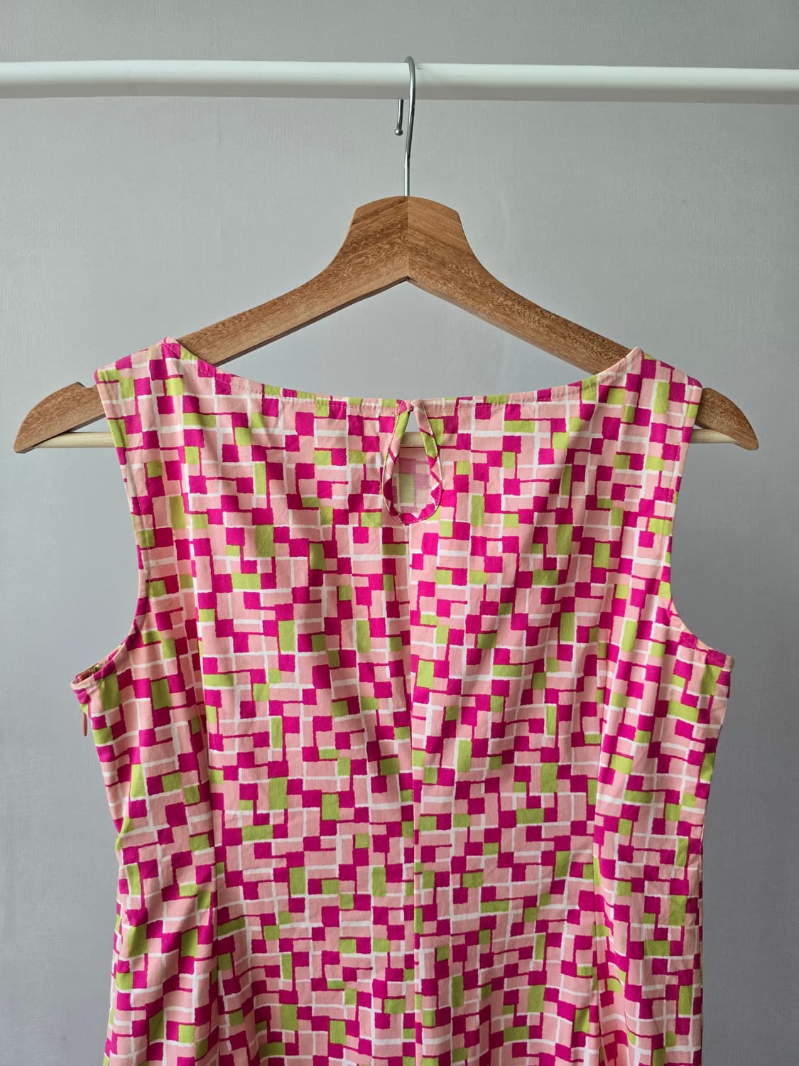 나이스클랍 레트로 패턴 슬리브리스 원피스 상품이미지6