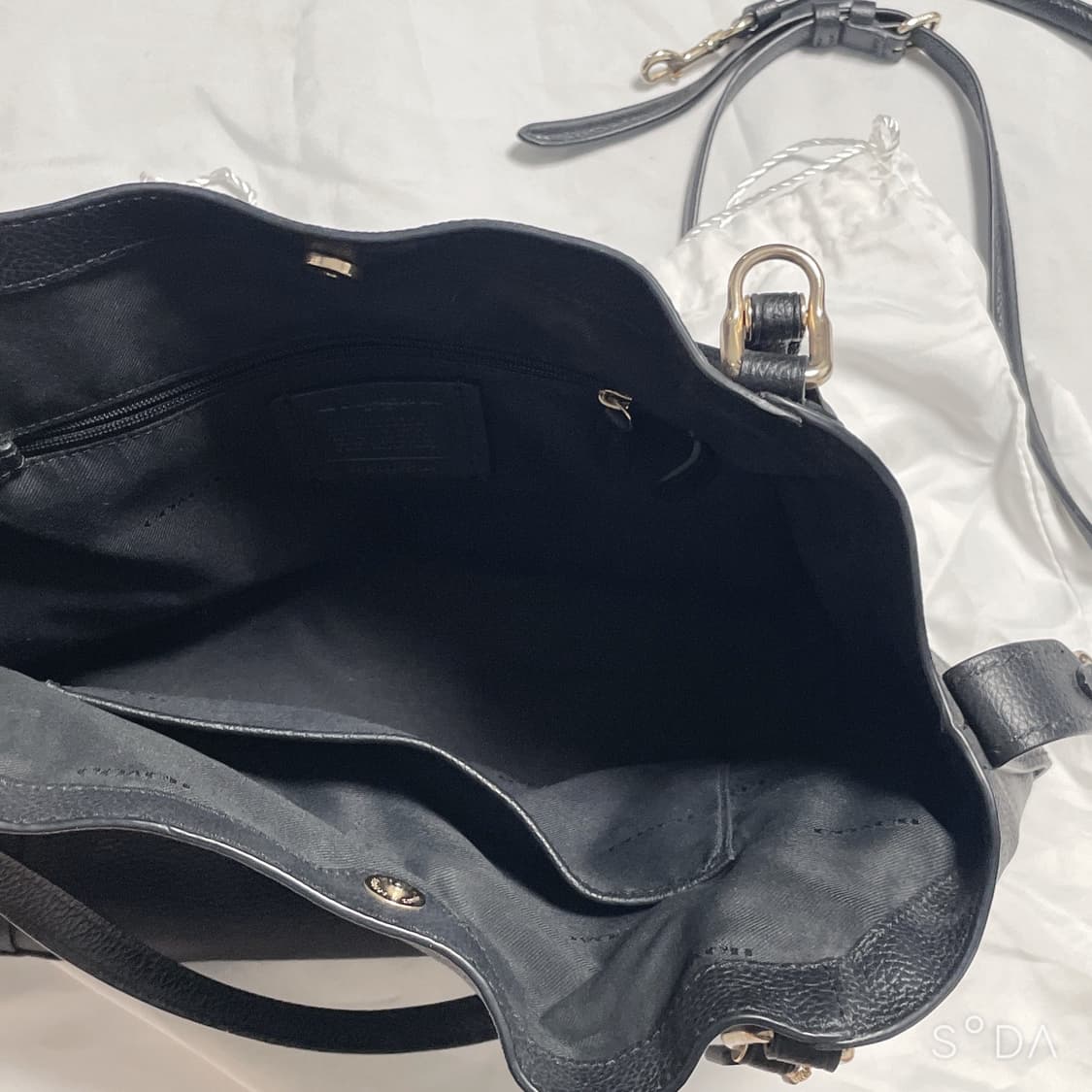 코치 블랙 숄더백 상품이미지10