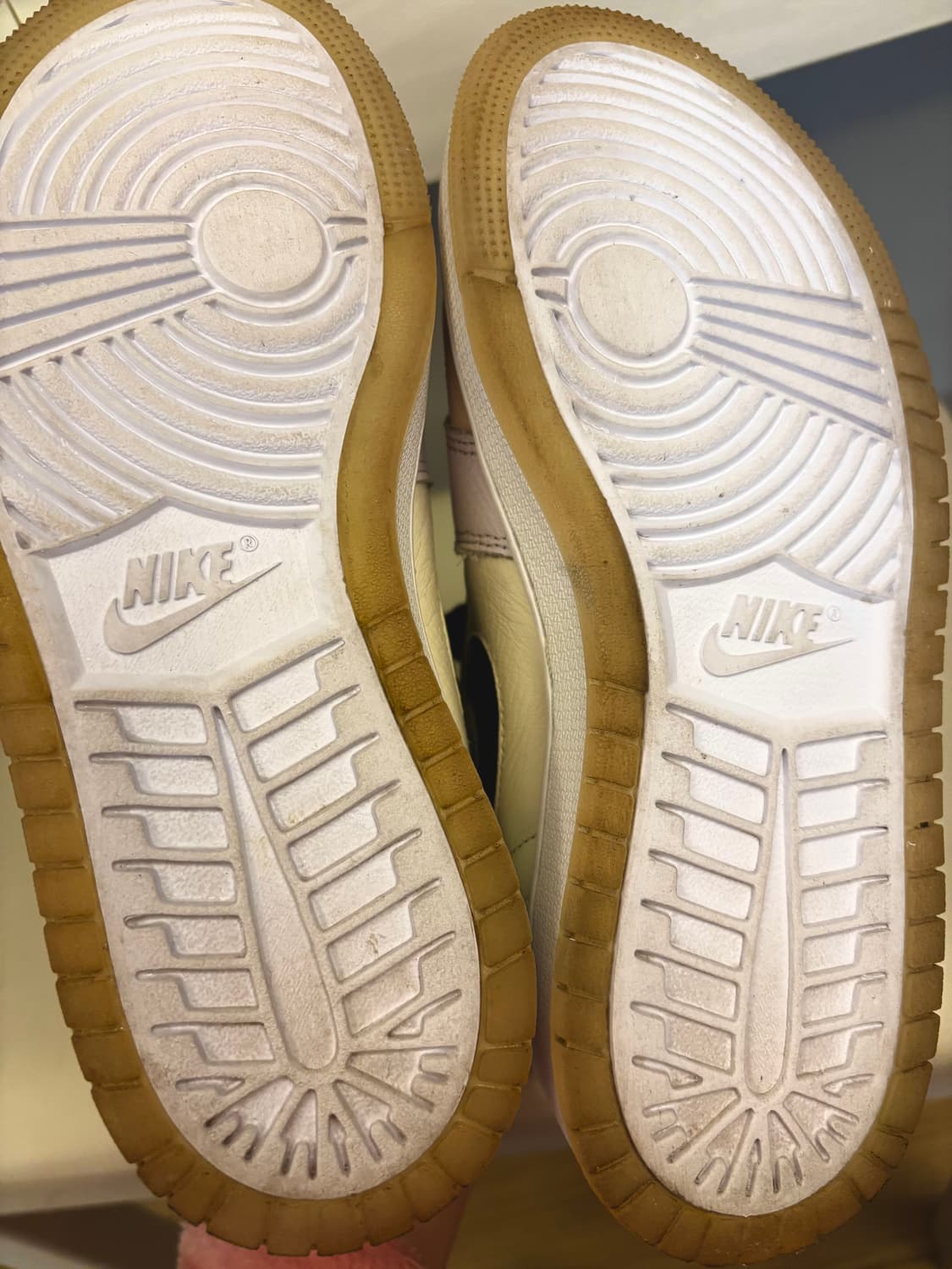 조던 1 줌에어 컴포트 페일 아이보리 235 상품이미지4