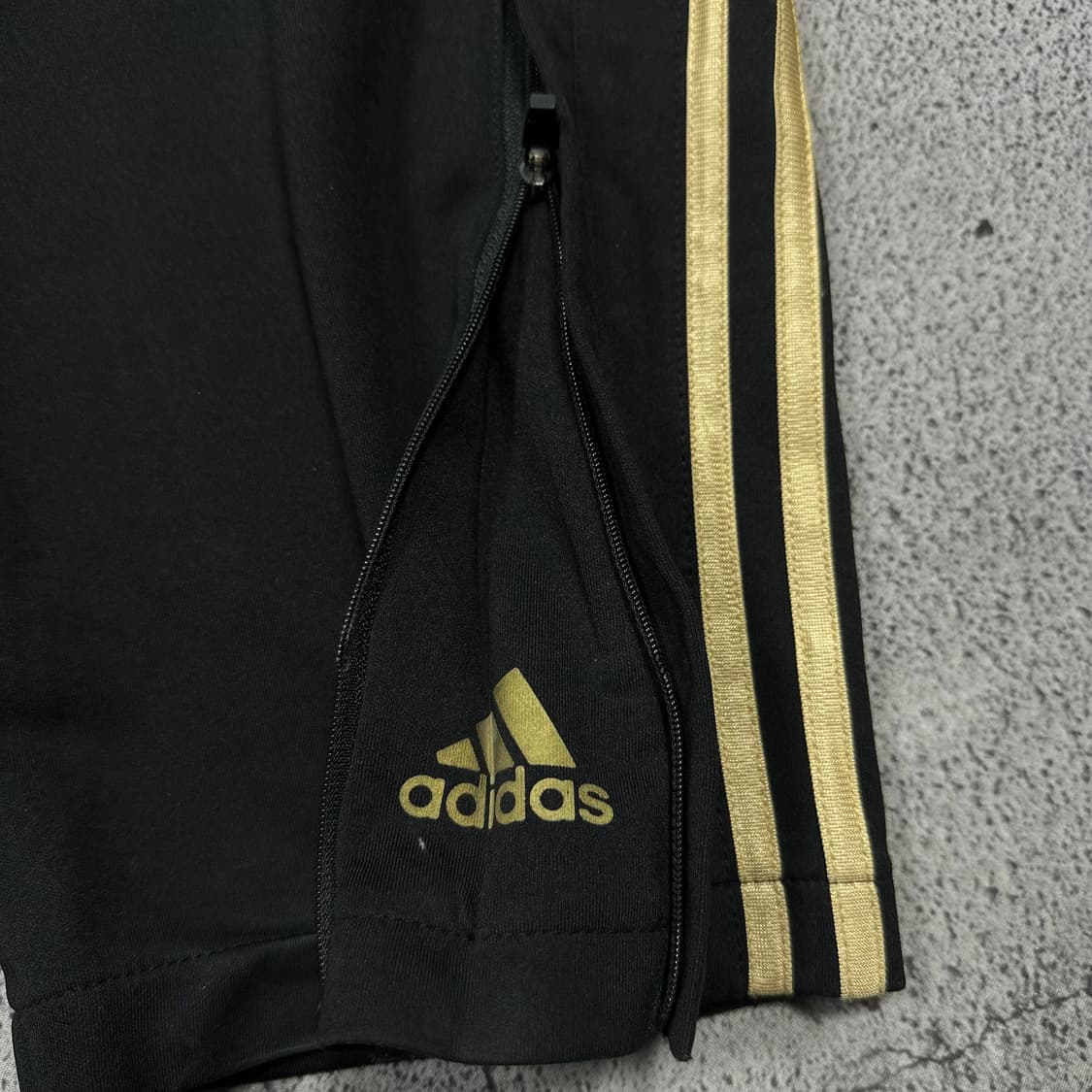 ✨ (바배) 아디다스 검골 트랙 팬츠 상품이미지3