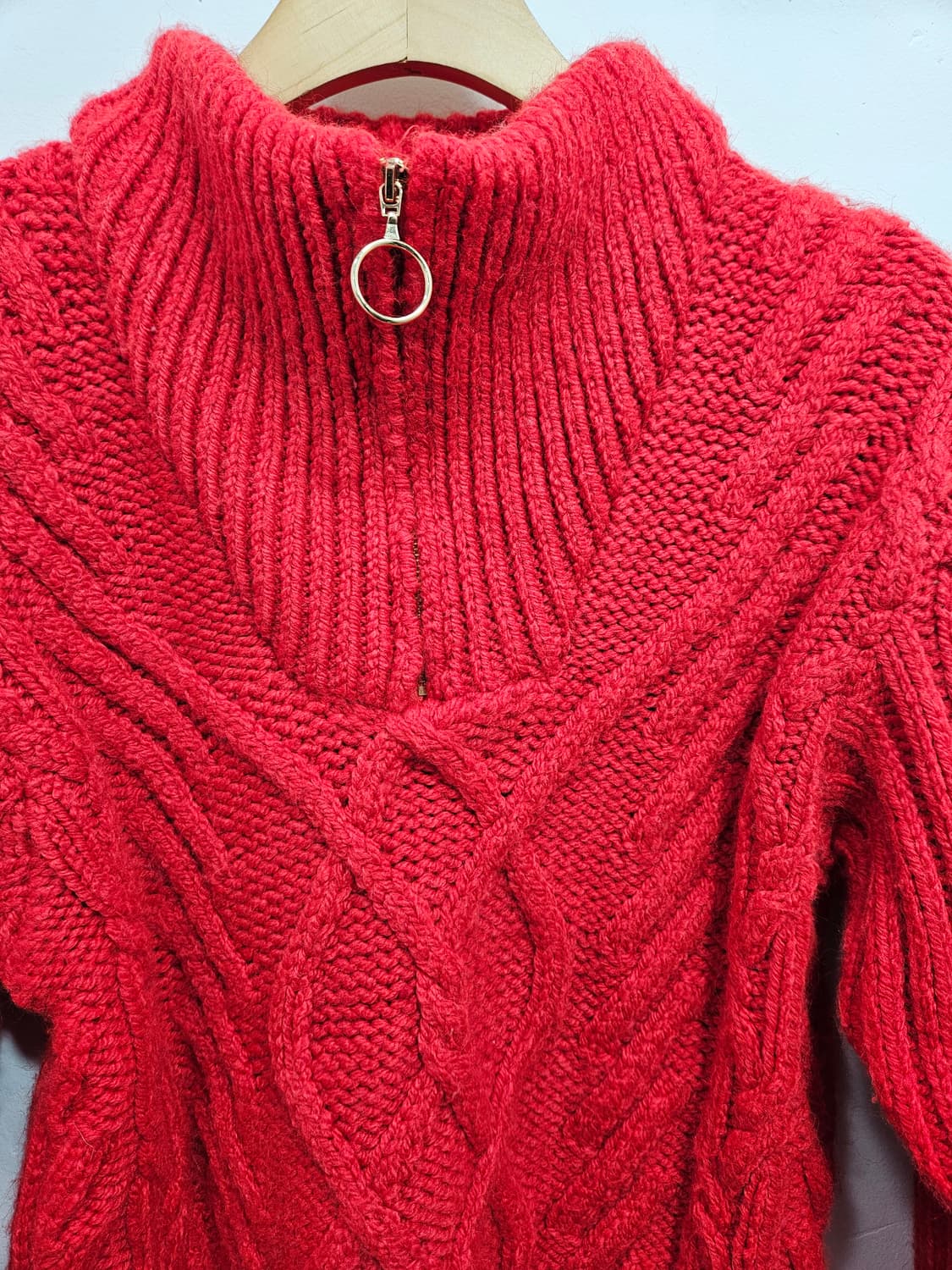 망고(MNG  Mango) 빨간색 케이블 니트 S 상품이미지6