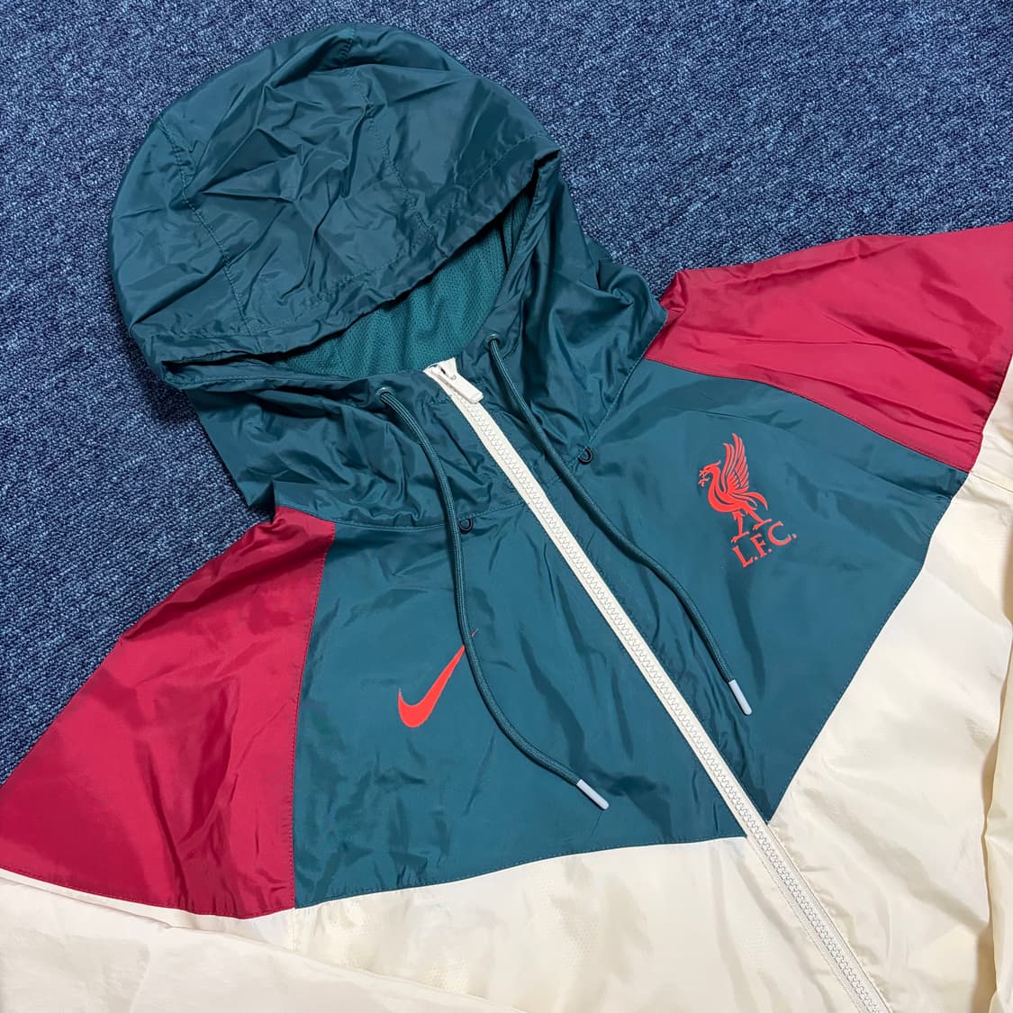 나이키 21-22 리버풀 FC 윈드러너 상품이미지3