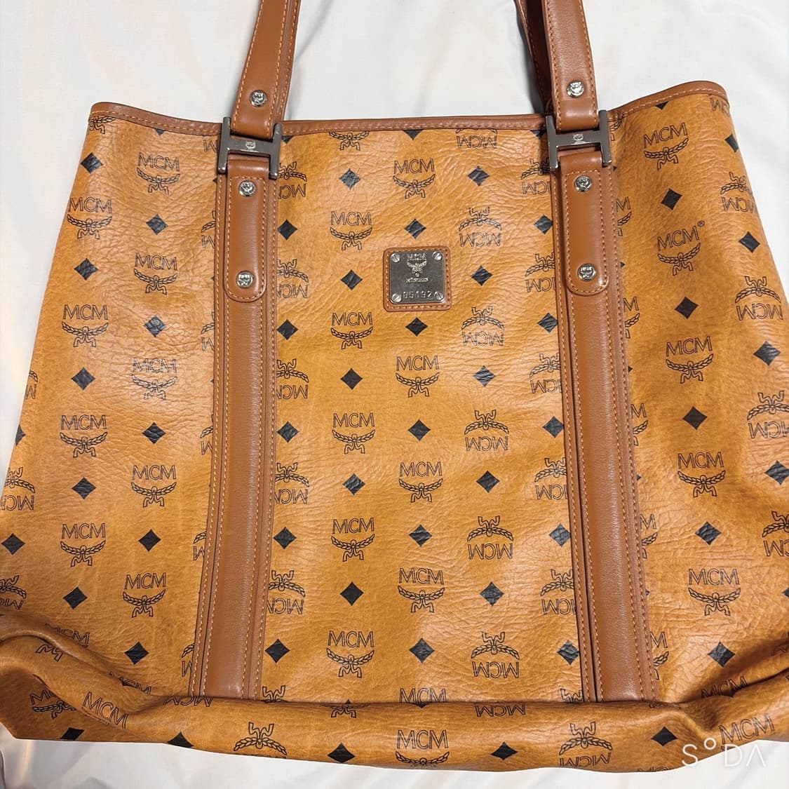 MCM 엠씨엠 시그니터 패턴 쇼퍼백 상품이미지2