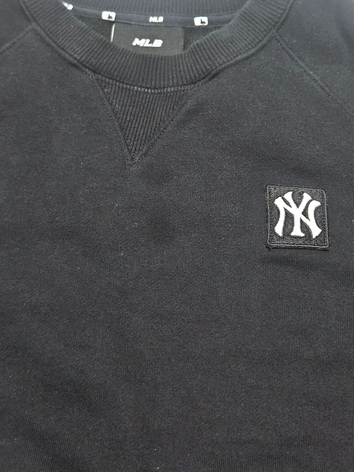 MLB 여성 크롭 맨투맨 블랙 상품이미지4