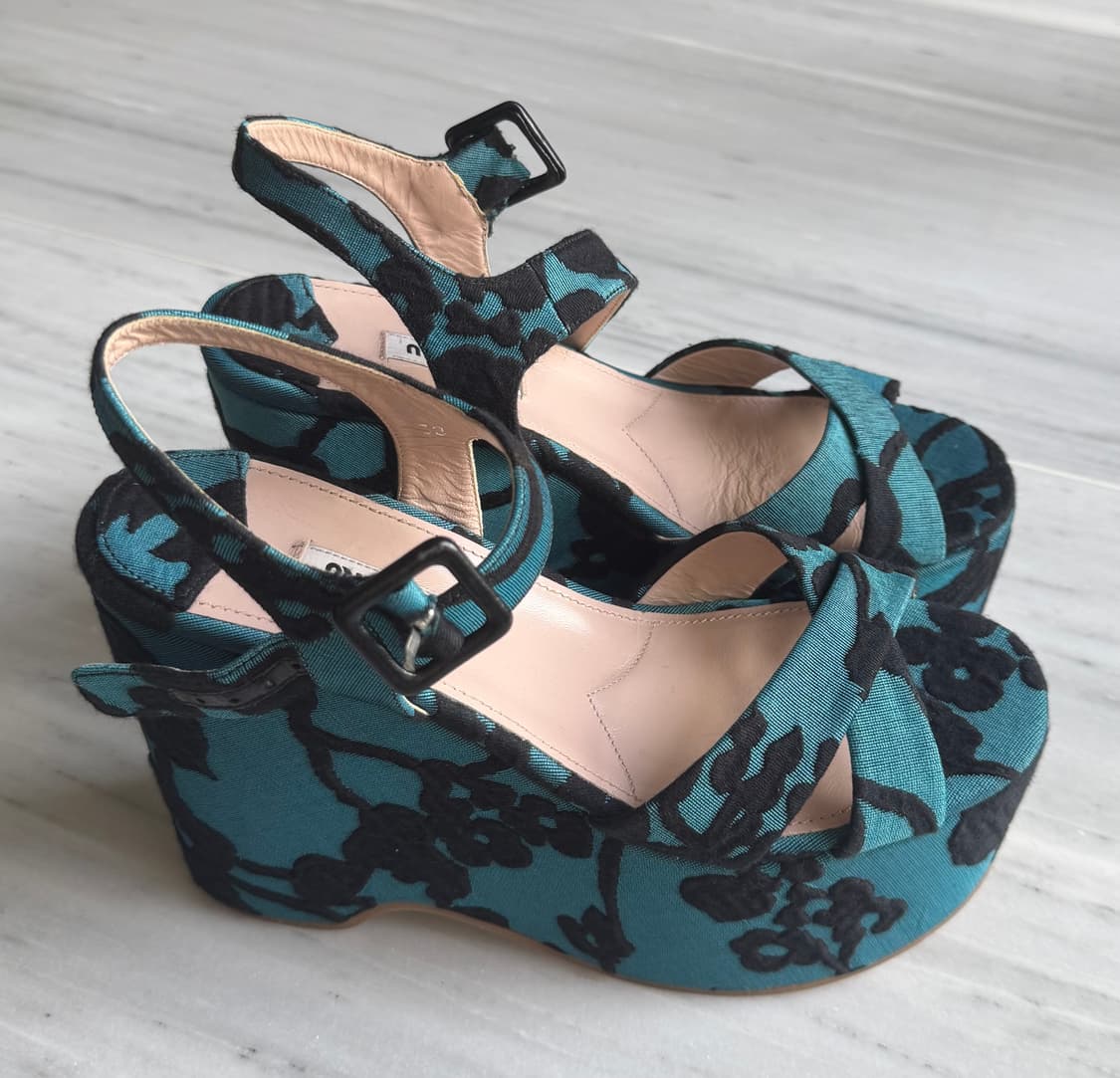 미우미우 플랫폼 웨지힐 샌들 상품이미지1