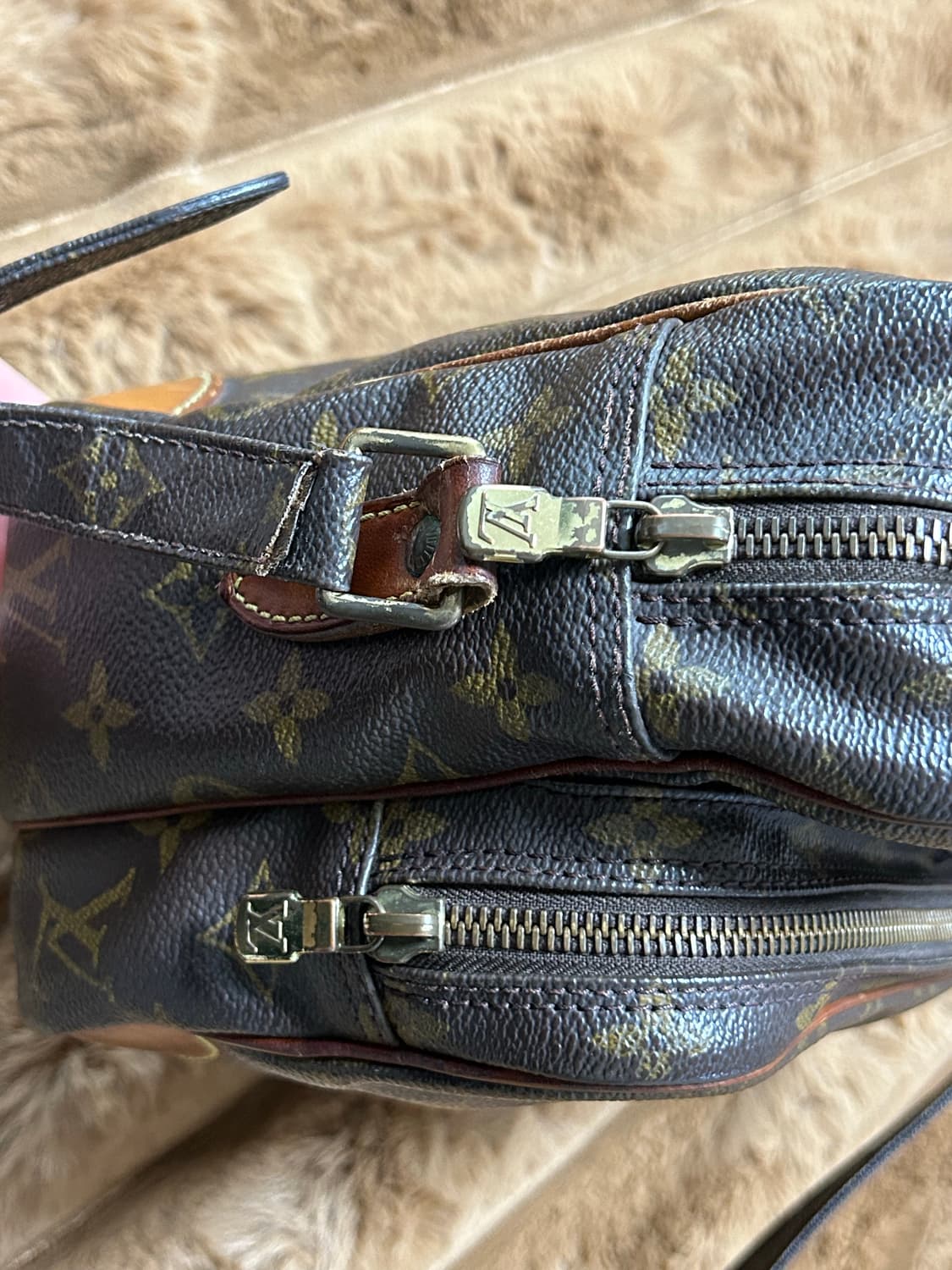 정품 빈티지 루이비통 닐로 메신저 크로스백 상품이미지7