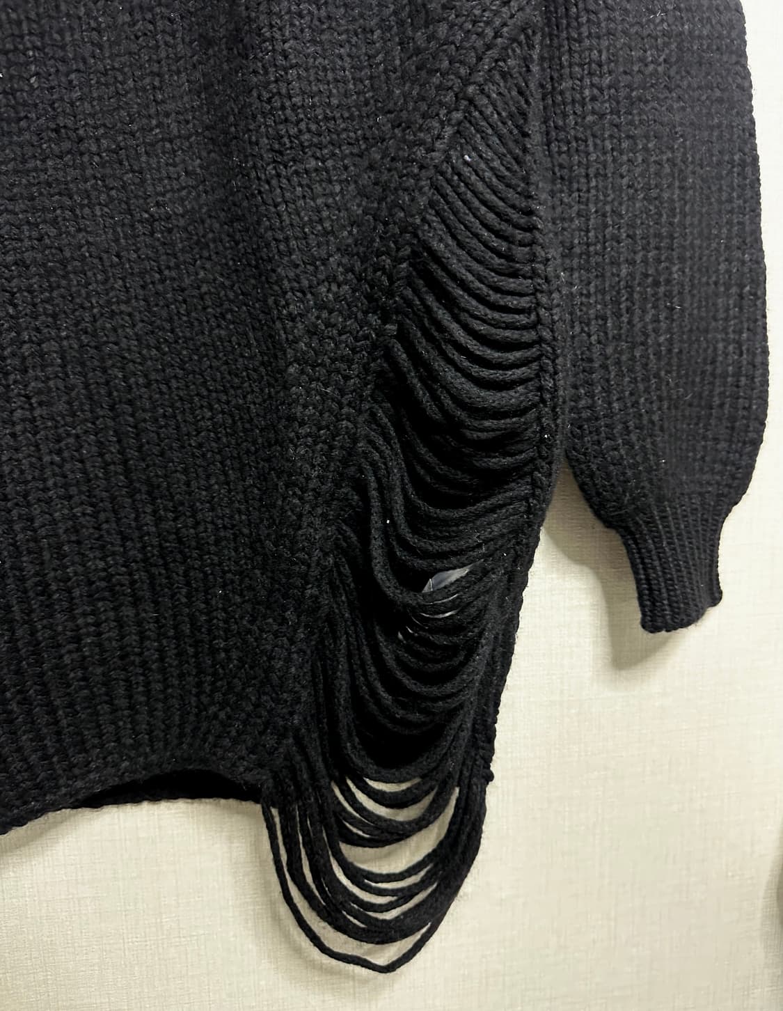 iro 이로 데미지 니트 블랙  상품이미지3