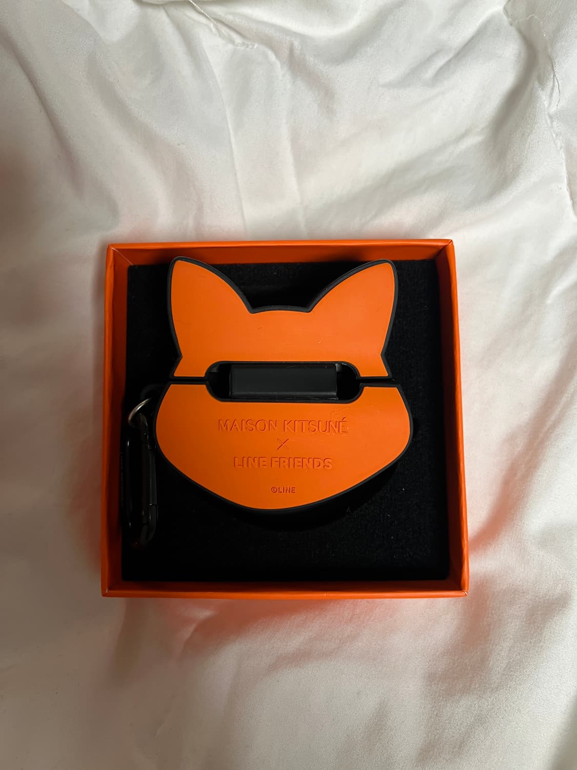 메종키츠네 라인프렌즈 콜라보 에어팟 프로 케이스 상품이미지4